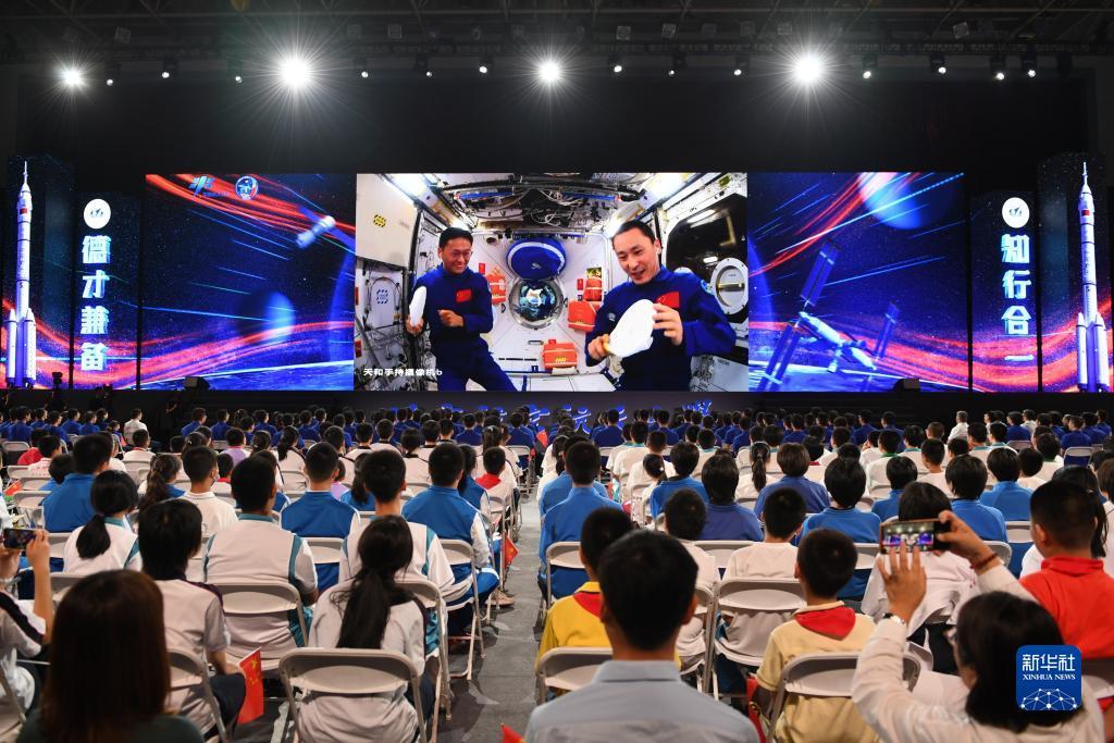 奔驰宝马可以用qq登陆的